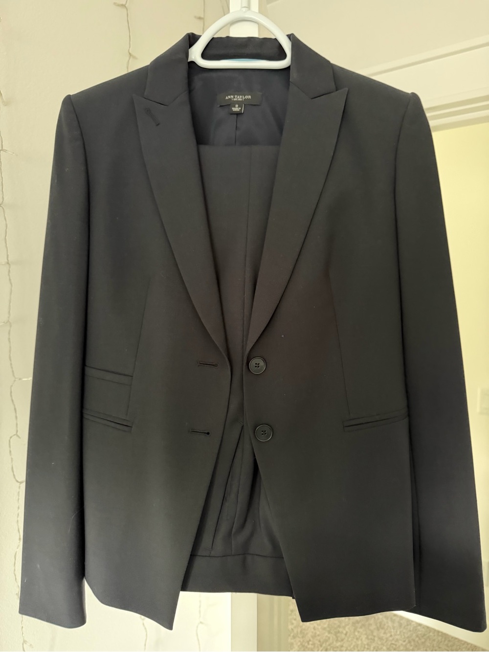 Ann Taylor navy Women's Two-Button Blazer - size 0